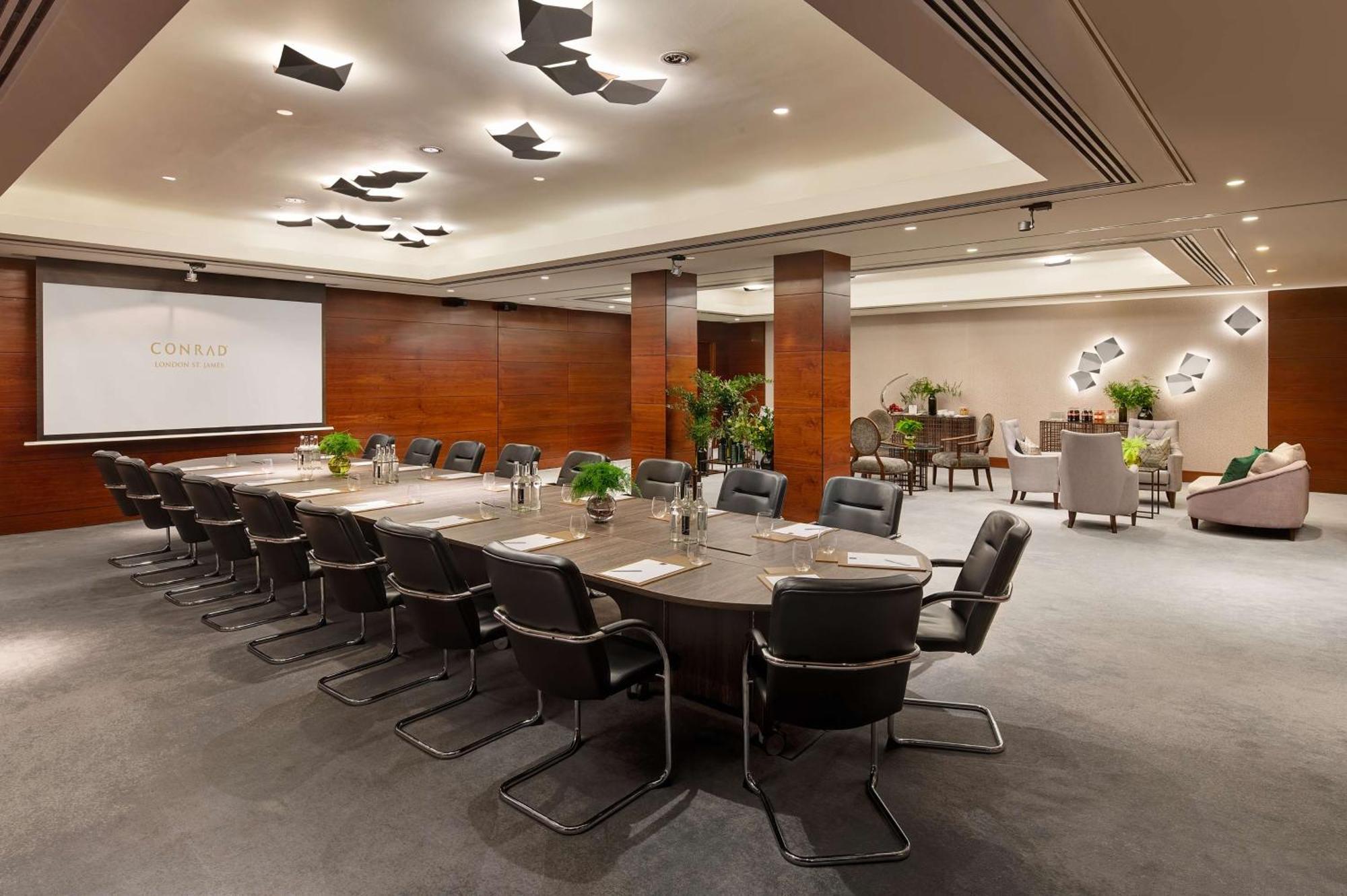 伦敦圣詹姆斯康拉德酒店 外观 照片 The meeting room at the London office